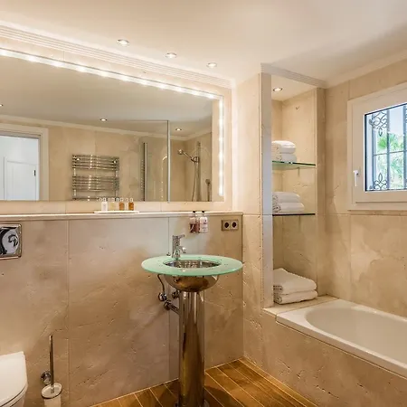The By The House Bed & Breakfast 3*