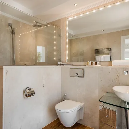 Bed & Breakfast The By The House Marbella