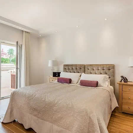 The By The House Bed & Breakfast Marbella