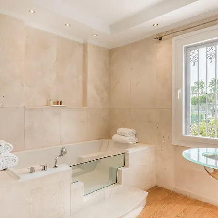 The By The House Bed and breakfast Marbella