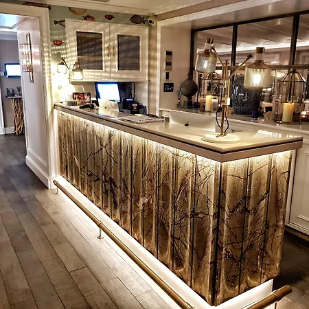 The By The House Bed & Breakfast 4*